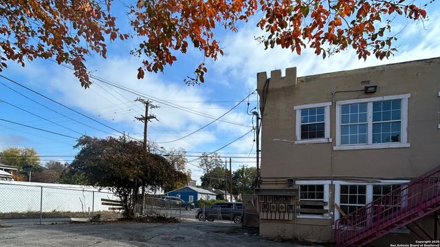 903 West Craig Pl, San Antonio, TX 78201