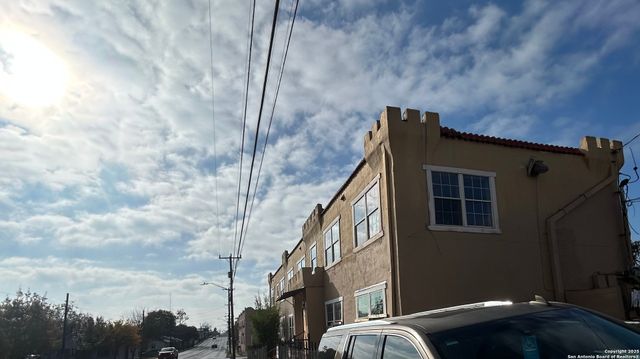 903 West Craig Pl, San Antonio, TX 78201