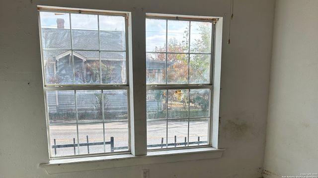 903 West Craig Pl, San Antonio, TX 78201