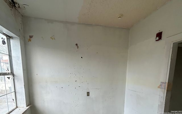 903 West Craig Pl, San Antonio, TX 78201