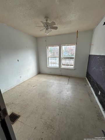 903 West Craig Pl, San Antonio, TX 78201