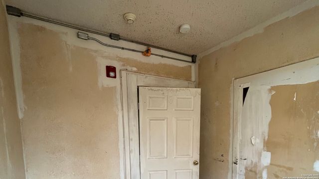 903 West Craig Pl, San Antonio, TX 78201