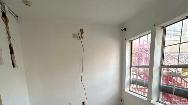 903 West Craig Pl, San Antonio, TX 78201