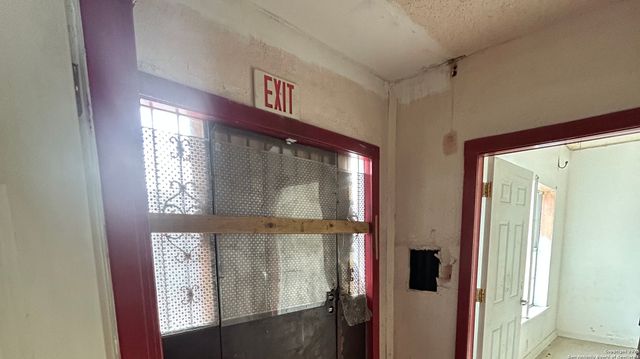 903 West Craig Pl, San Antonio, TX 78201