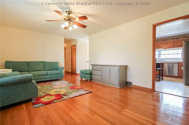 2731 Kincaid Drive, St Albans, WV 25177