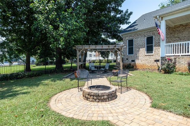 735 Pebble Point, Salisbury, NC 28146