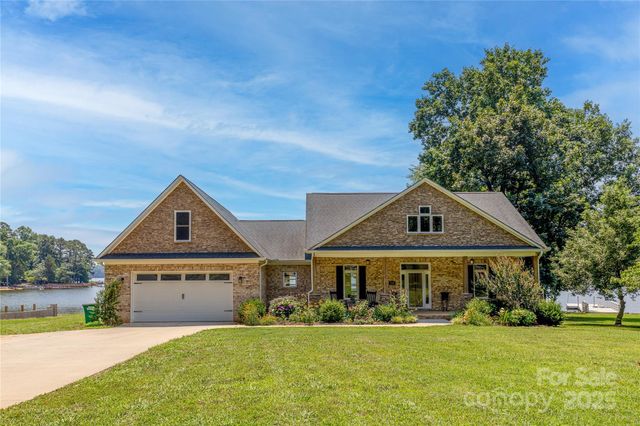 735 Pebble Point, Salisbury, NC 28146