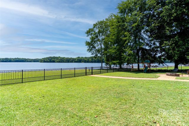 735 Pebble Point, Salisbury, NC 28146