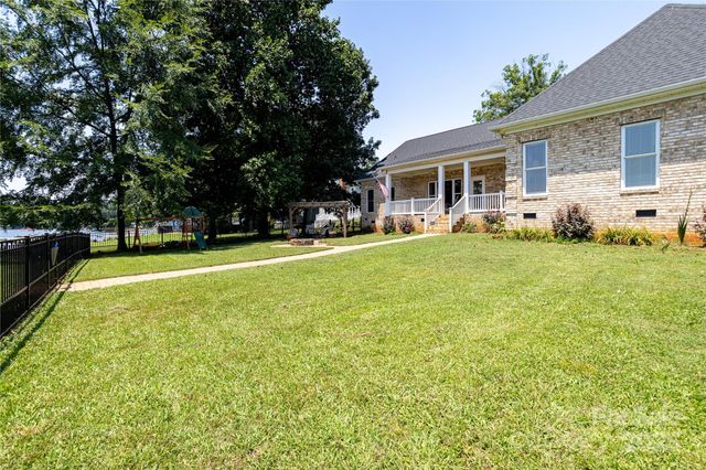 735 Pebble Point, Salisbury, NC 28146