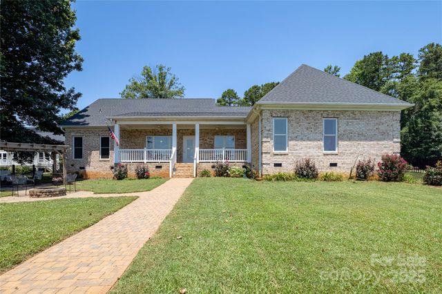 735 Pebble Point, Salisbury, NC 28146