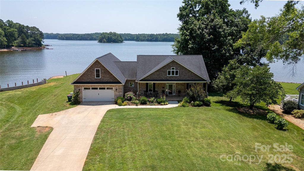 735 Pebble Point, Salisbury, NC 28146