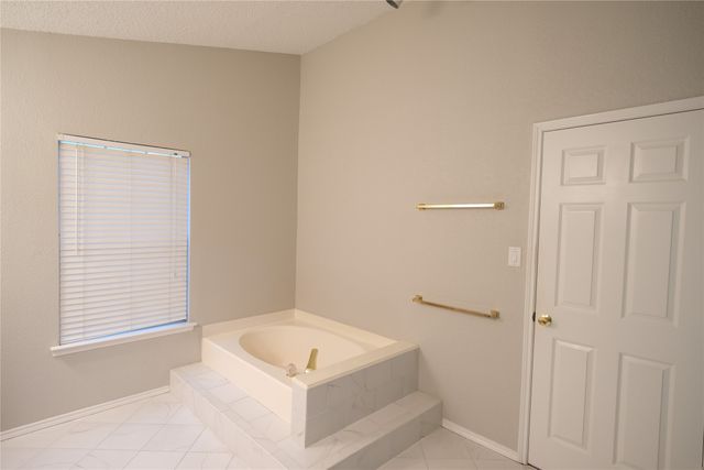 4348 Kenwood Drive, Grapevine, TX 76051