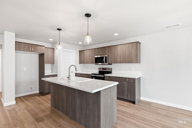 2367 W Fallon Lp, Nampa, ID 83651