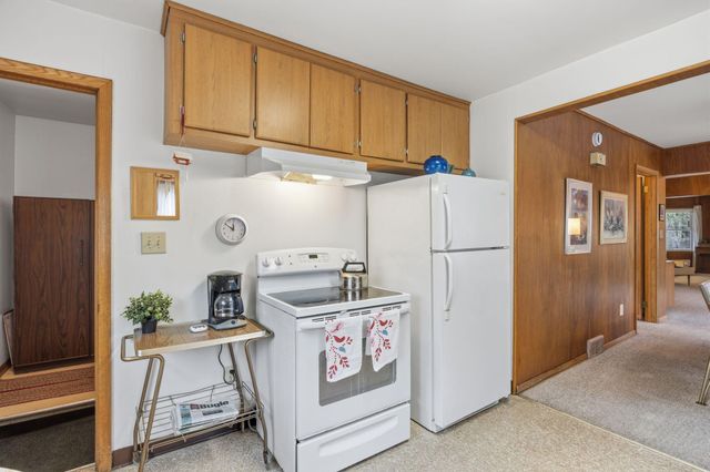 11 Ludlow Avenue, Saint Paul, MN 55108