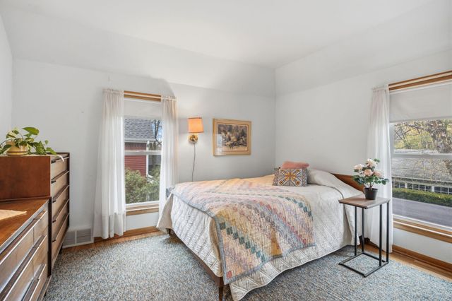 11 Ludlow Avenue, Saint Paul, MN 55108