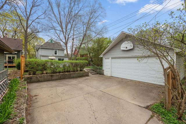 11 Ludlow Avenue, Saint Paul, MN 55108