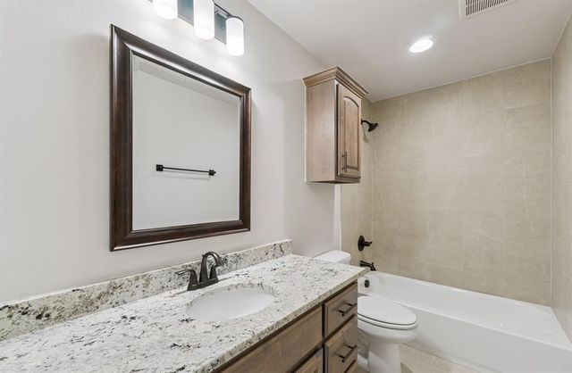 4009 Stone Hollow Lane, Edmond, OK 73034