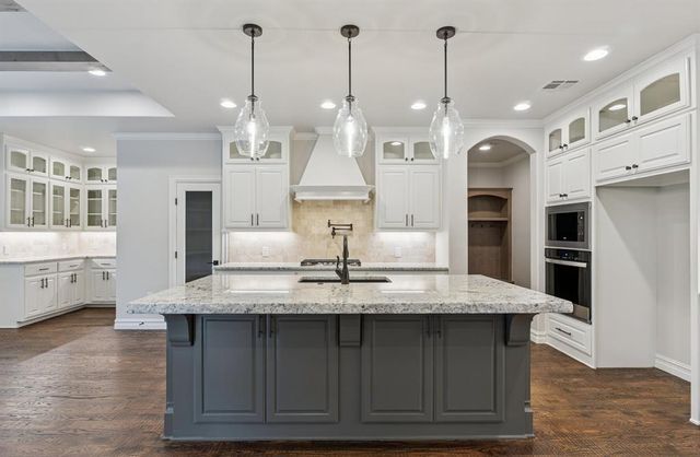 4009 Stone Hollow Lane, Edmond, OK 73034