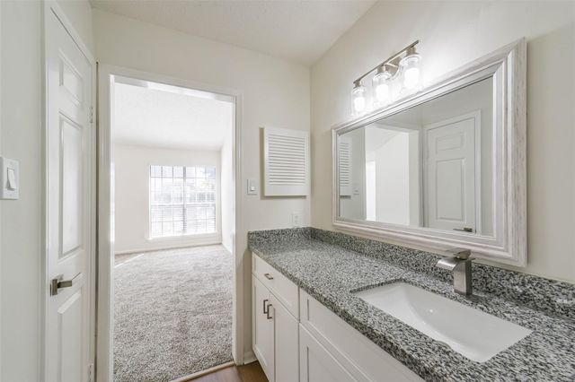 736 Country Place Drive A, Houston, TX 77079