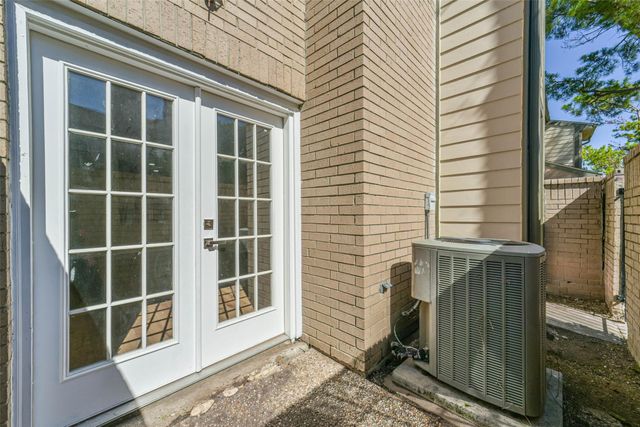 736 Country Place Drive A, Houston, TX 77079