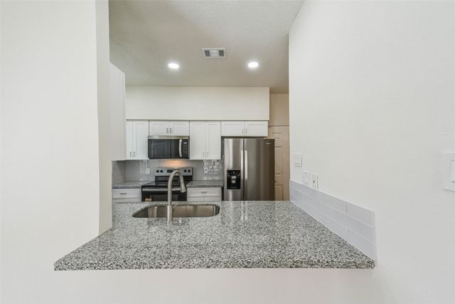 736 Country Place Drive A, Houston, TX 77079