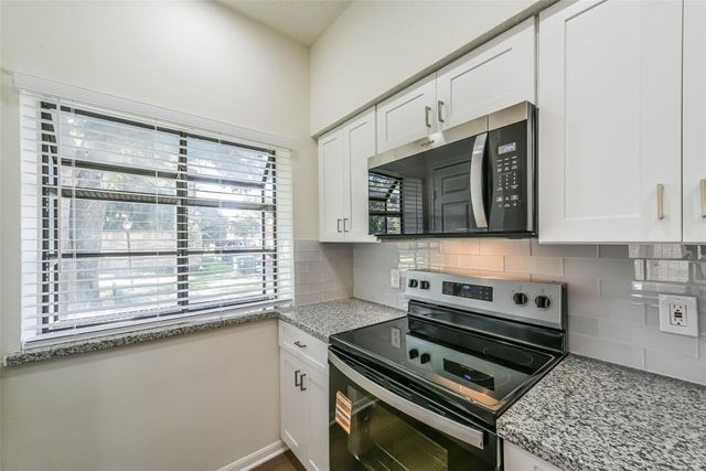 736 Country Place Drive A, Houston, TX 77079