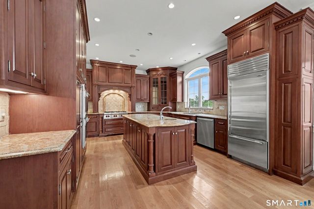 52 Francis Lane, Greenwich, CT 06831