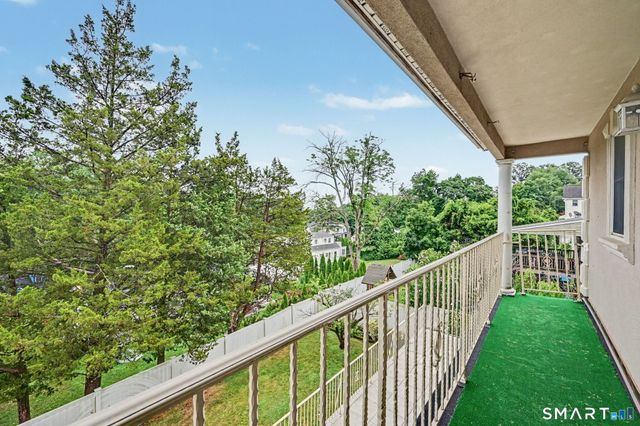 52 Francis Lane, Greenwich, CT 06831