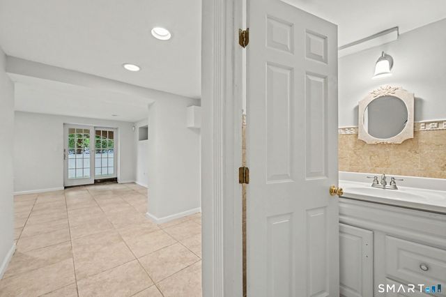 52 Francis Lane, Greenwich, CT 06831