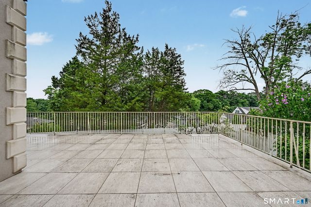 52 Francis Lane, Greenwich, CT 06831