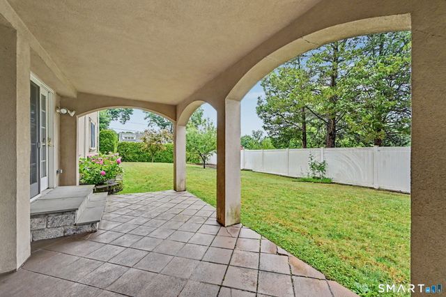 52 Francis Lane, Greenwich, CT 06831