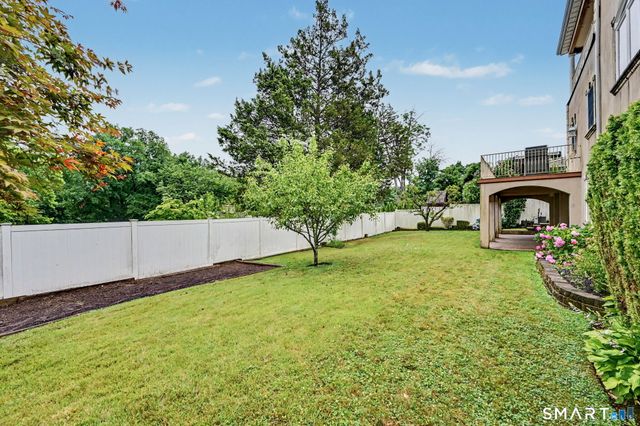 52 Francis Lane, Greenwich, CT 06831