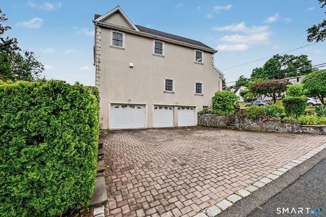 52 Francis Lane, Greenwich, CT 06831