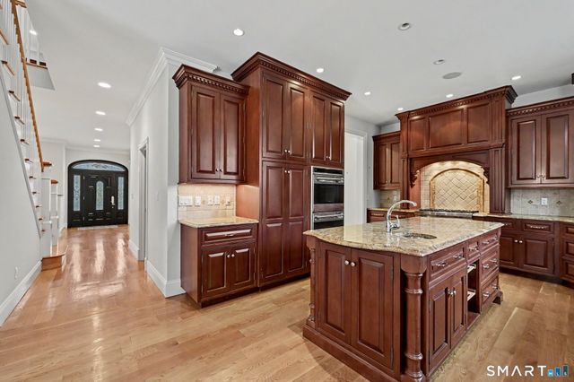 52 Francis Lane, Greenwich, CT 06831