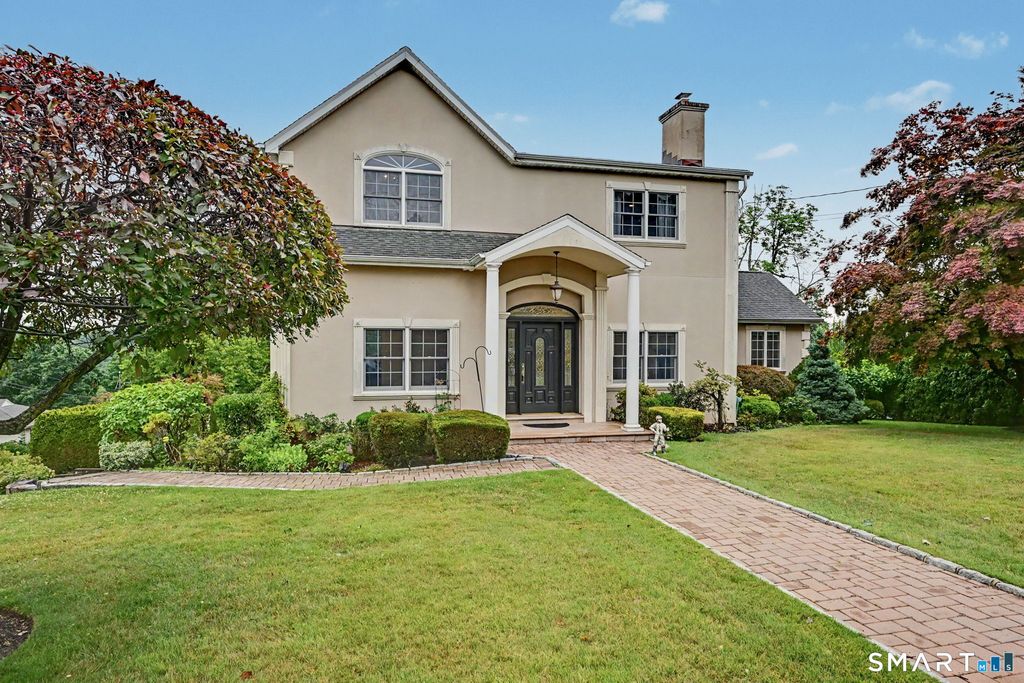 52 Francis Lane, Greenwich, CT 06831