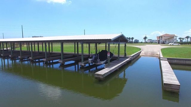 3927 Curlew Drive, Galveston, TX 77554