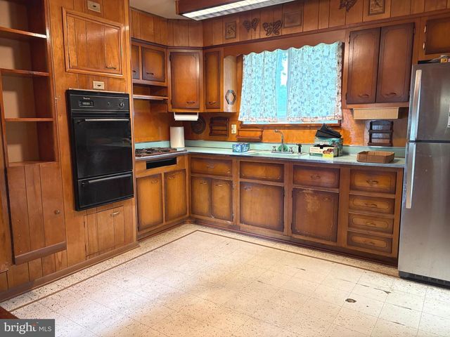 26 S CLUB RD, Pine Hill, NJ 08021