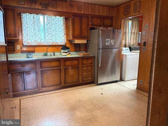 26 S CLUB RD, Pine Hill, NJ 08021