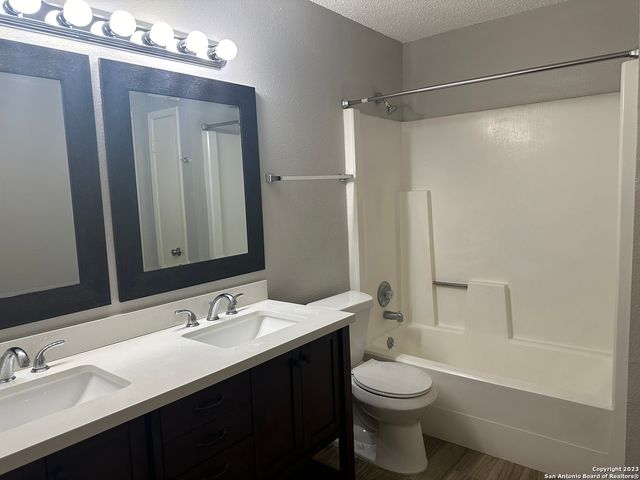 10015 Amber Field, San Antonio, TX 78245