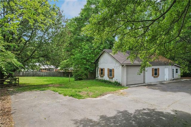 4872 Chamblee Tucker Road, Tucker, GA 30084