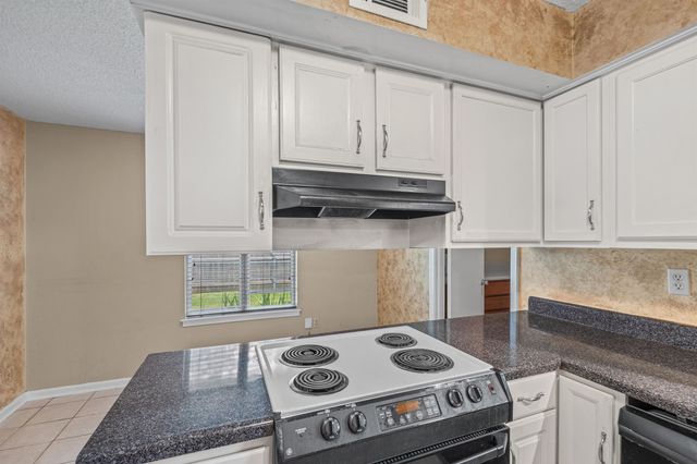 1032 GREENCLIFF RD, Collierville, TN 38017