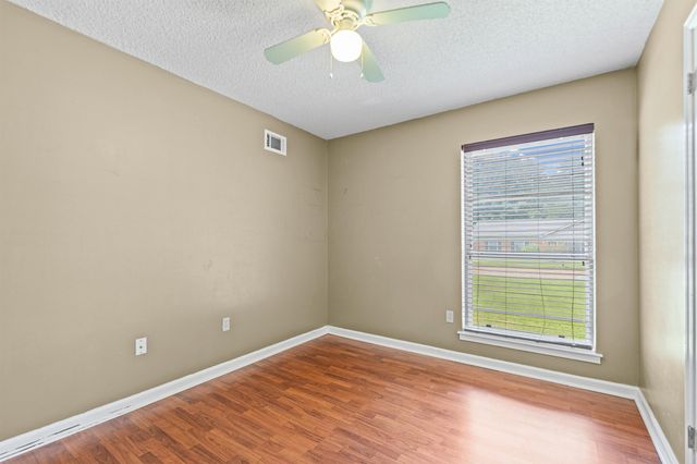 1032 GREENCLIFF RD, Collierville, TN 38017