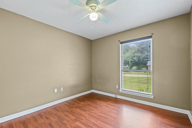 1032 GREENCLIFF RD, Collierville, TN 38017