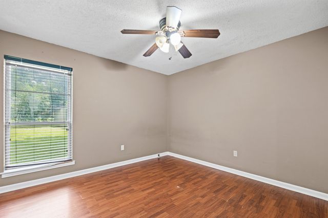 1032 GREENCLIFF RD, Collierville, TN 38017
