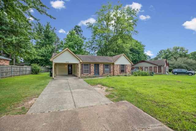 1032 GREENCLIFF RD, Collierville, TN 38017