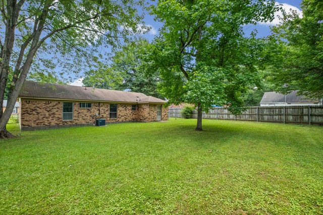 1032 GREENCLIFF RD, Collierville, TN 38017