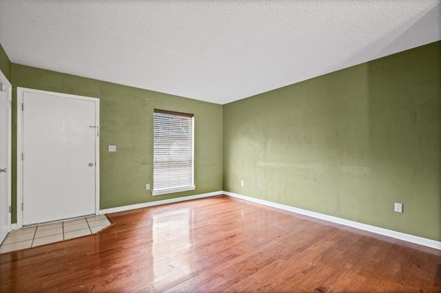 1032 GREENCLIFF RD, Collierville, TN 38017