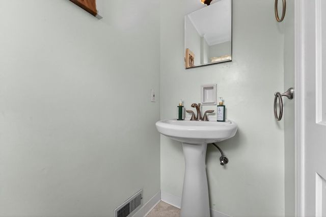 429 Shoreland DRIVE, Racine, WI 53402