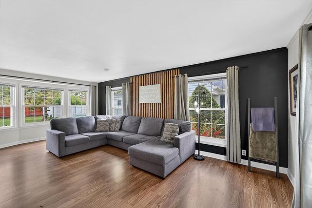 429 Shoreland DRIVE, Racine, WI 53402