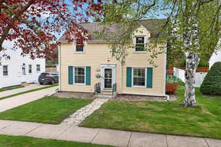 429 Shoreland DRIVE, Racine, WI 53402